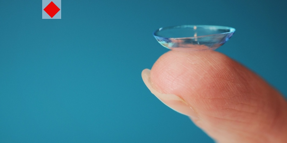 ককন্টাক্ট লেন্স ব্যবহারে যে ভুলগুলো করবেন না